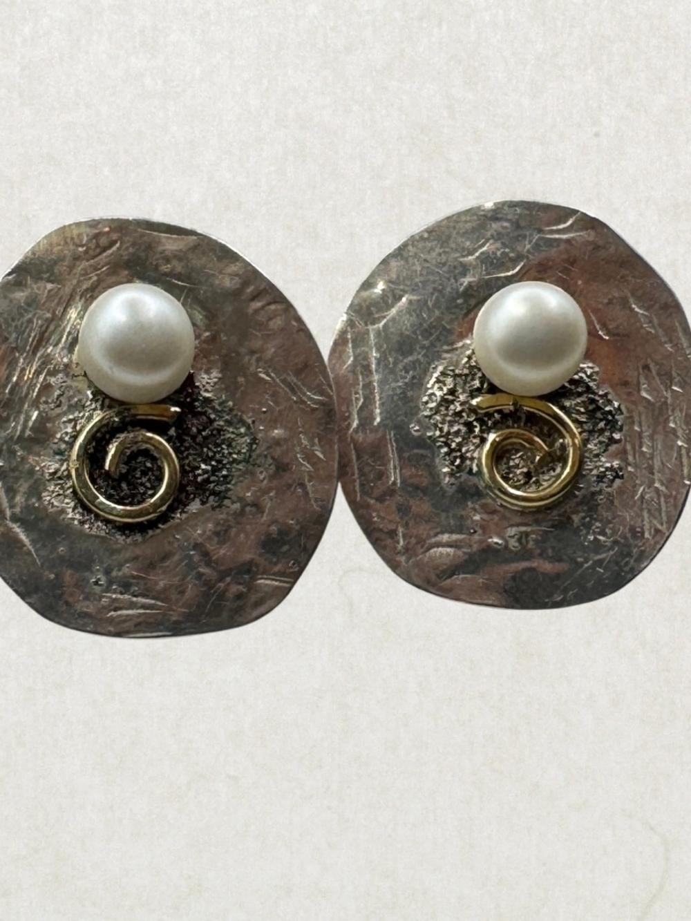 ​British Studio Artisan 925 Sterling Silver 14K Gold Pearl Stud Earrings